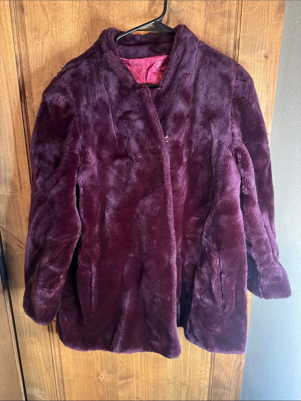 Women's Plush Faux-Fur Teddy Jacket in Deep Plum